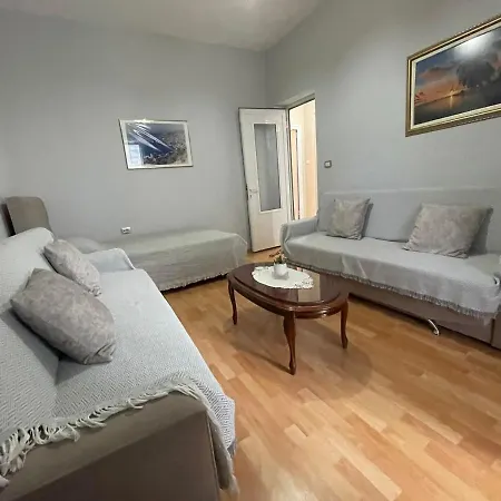 Lovely 2-bedroom Apartment!4min Walk To Thebeach! Apartment Sarandë
