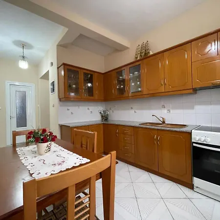 Lovely 2-bedroom Apartment!4min Walk To Thebeach! Apartment *