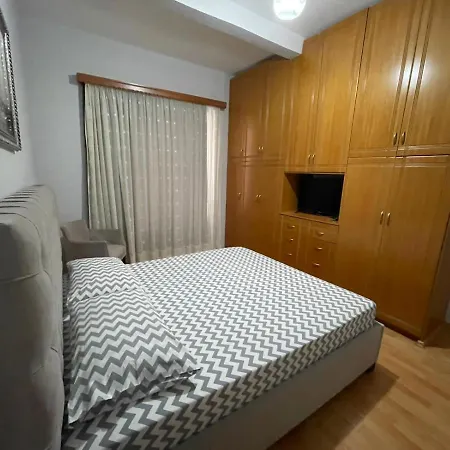Apartment Lovely 2-bedroom Apartment!4min Walk To Thebeach! *